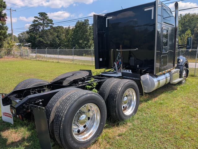 Image of Kenworth T680 equipment image 3