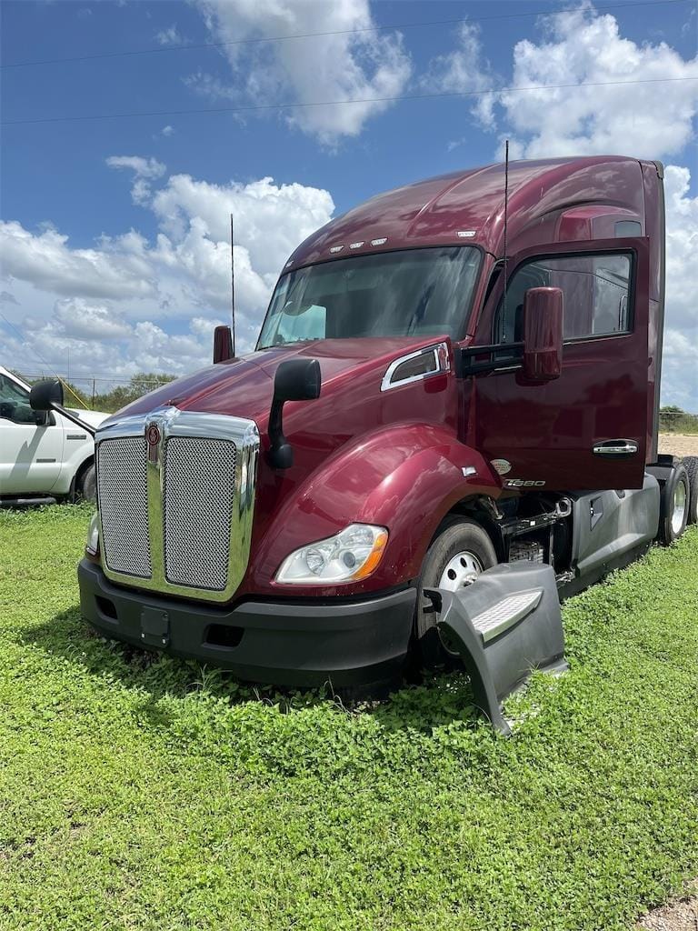 2021 Kenworth T680 Equipment Image0