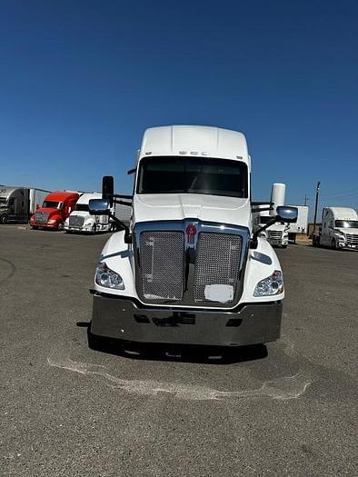 Image of Kenworth T680 equipment image 2