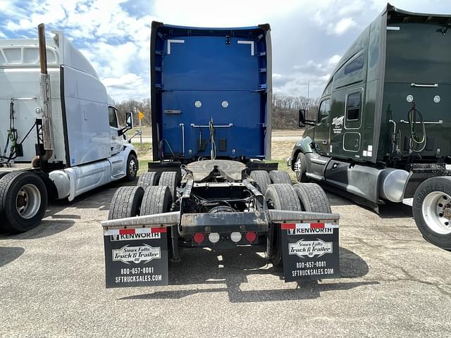 Image of Kenworth T680 equipment image 4