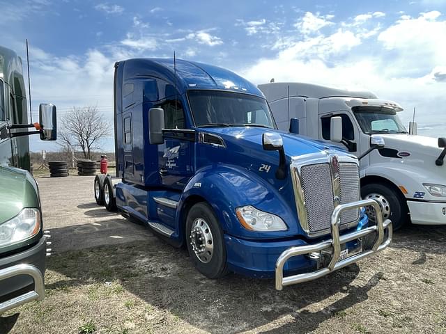 Image of Kenworth T680 equipment image 2