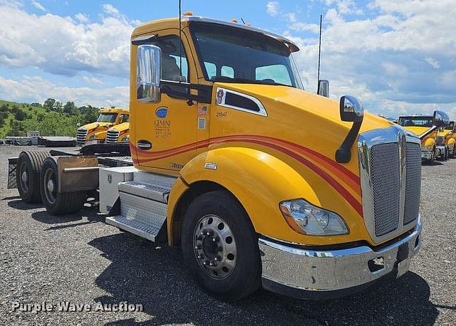 Image of Kenworth T680 equipment image 2