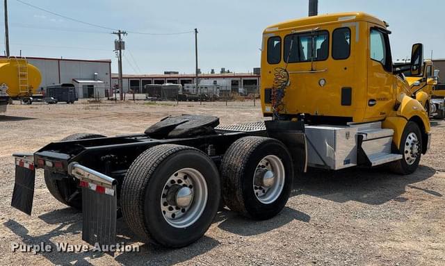 Image of Kenworth T680 equipment image 4