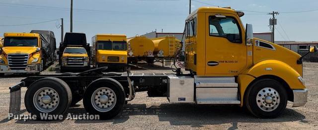 Image of Kenworth T680 equipment image 3