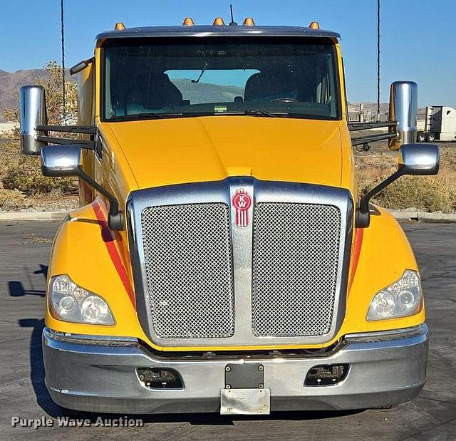 Image of Kenworth T680 equipment image 1