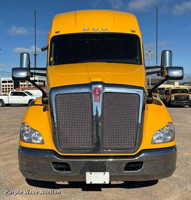 Image of Kenworth T680 equipment image 1