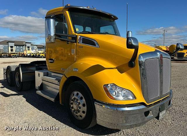 Image of Kenworth T680 equipment image 2