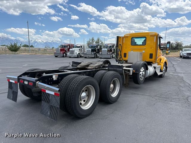 Image of Kenworth T680 equipment image 4