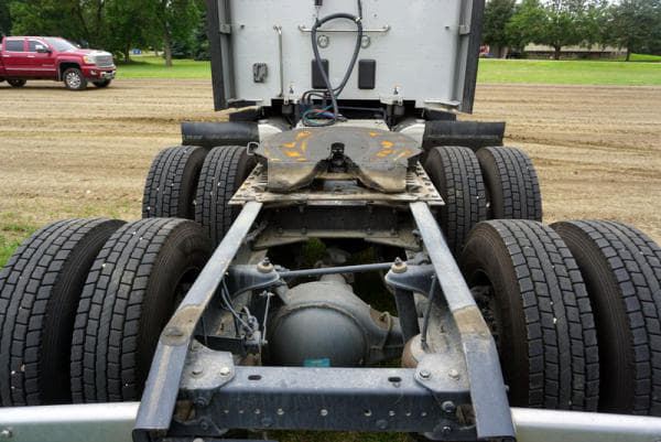 Image of Kenworth T680 equipment image 4
