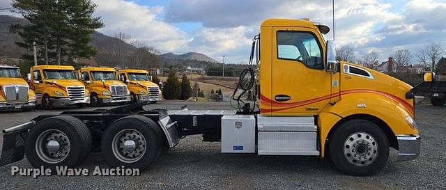 Image of Kenworth T680 equipment image 3