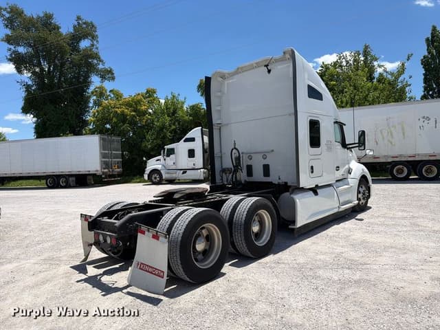 Image of Kenworth T680 equipment image 4