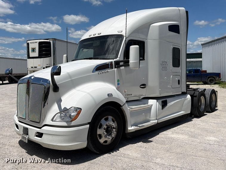 2021 Kenworth T680 Equipment Image0