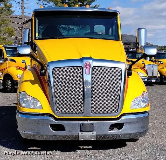 Image of Kenworth T680 equipment image 1