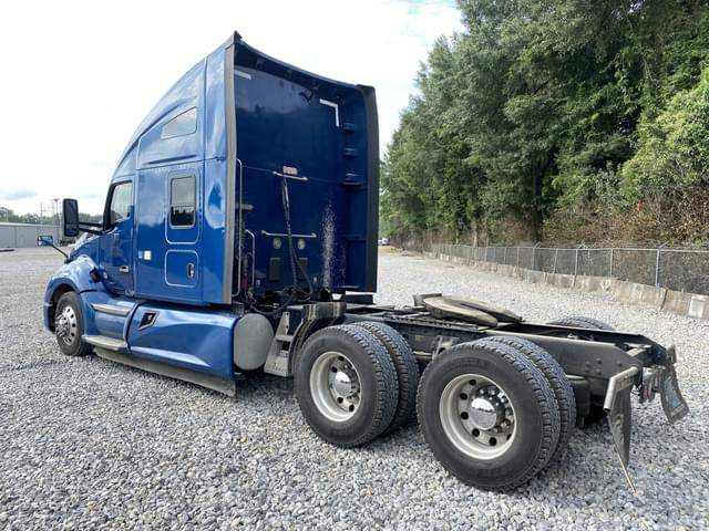 Image of Kenworth T680 equipment image 1