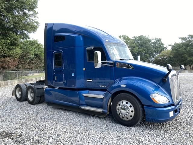 Image of Kenworth T680 equipment image 3