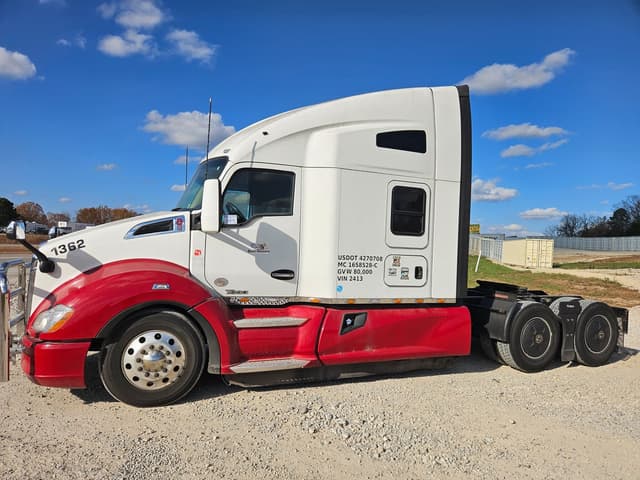 Image of Kenworth T680 equipment image 4