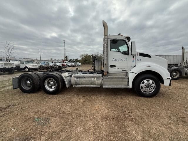 Image of Kenworth T880 equipment image 1