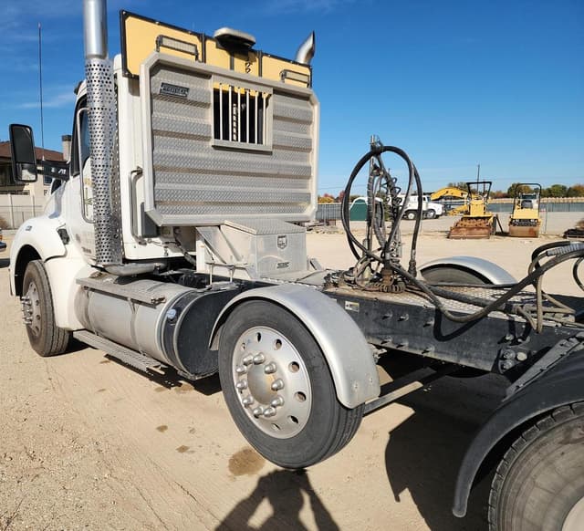 Image of Kenworth T880 equipment image 4
