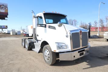Main image Kenworth T880