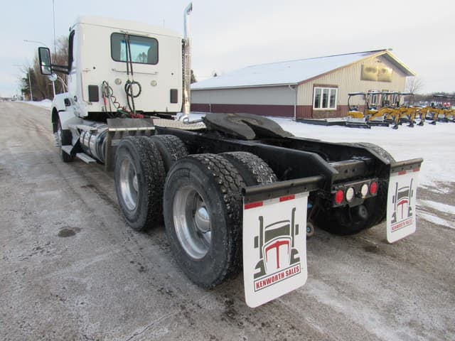 Image of Kenworth T880 equipment image 2