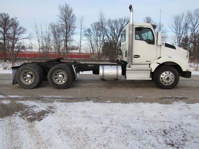 Image of Kenworth T880 equipment image 4