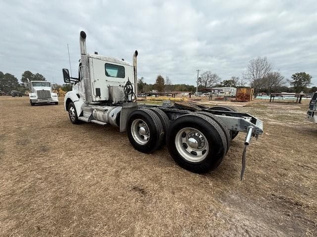 Image of Kenworth T880 equipment image 4