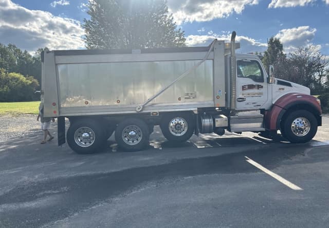 Image of Kenworth T880 equipment image 4