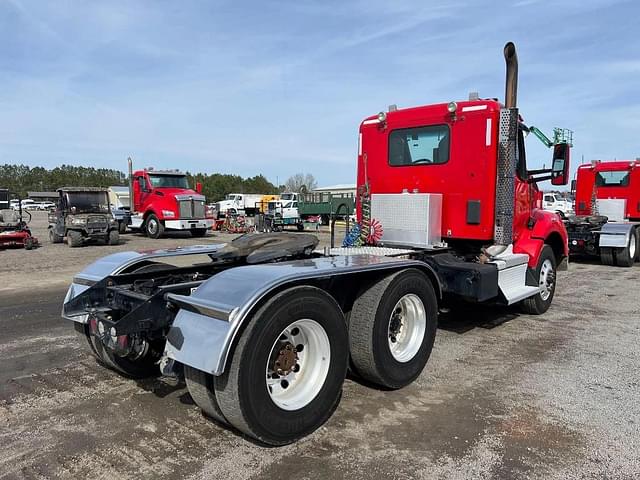 Image of Kenworth T880 equipment image 4