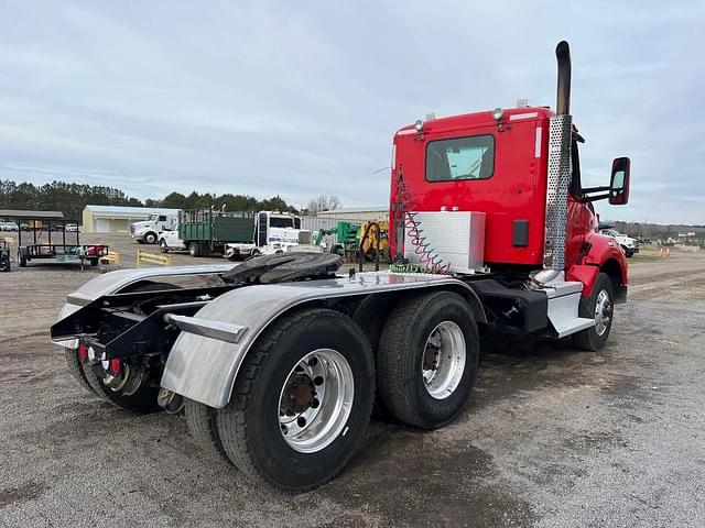 Image of Kenworth T880 equipment image 4