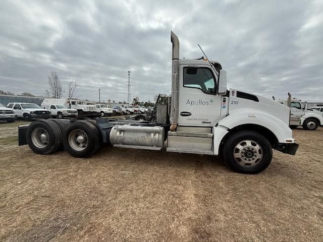 Image of Kenworth T880 equipment image 1