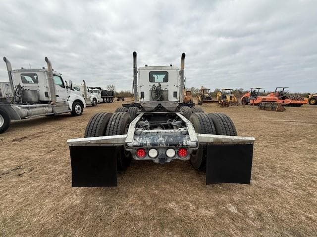 Image of Kenworth T880 equipment image 3