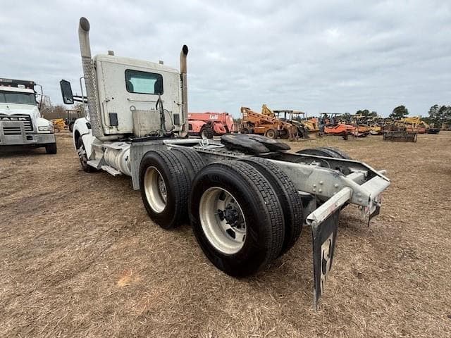 Image of Kenworth T880 equipment image 4