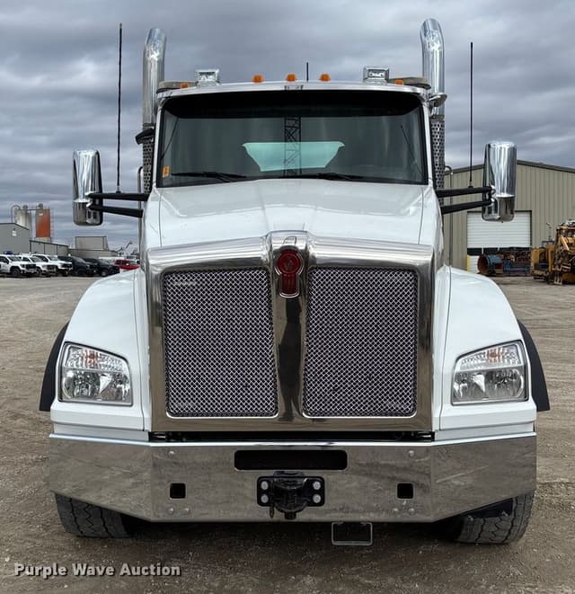Image of Kenworth T880 equipment image 1