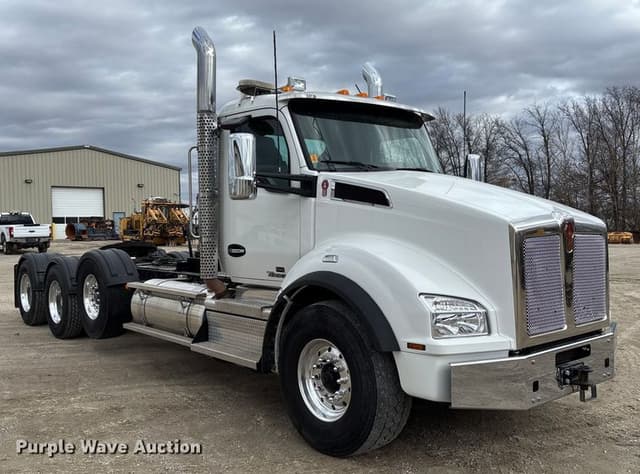 Image of Kenworth T880 equipment image 2