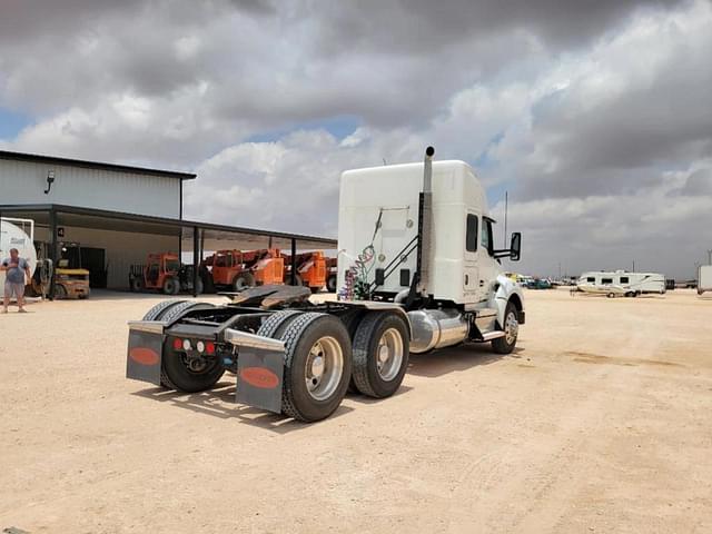 Image of Kenworth T880 equipment image 4
