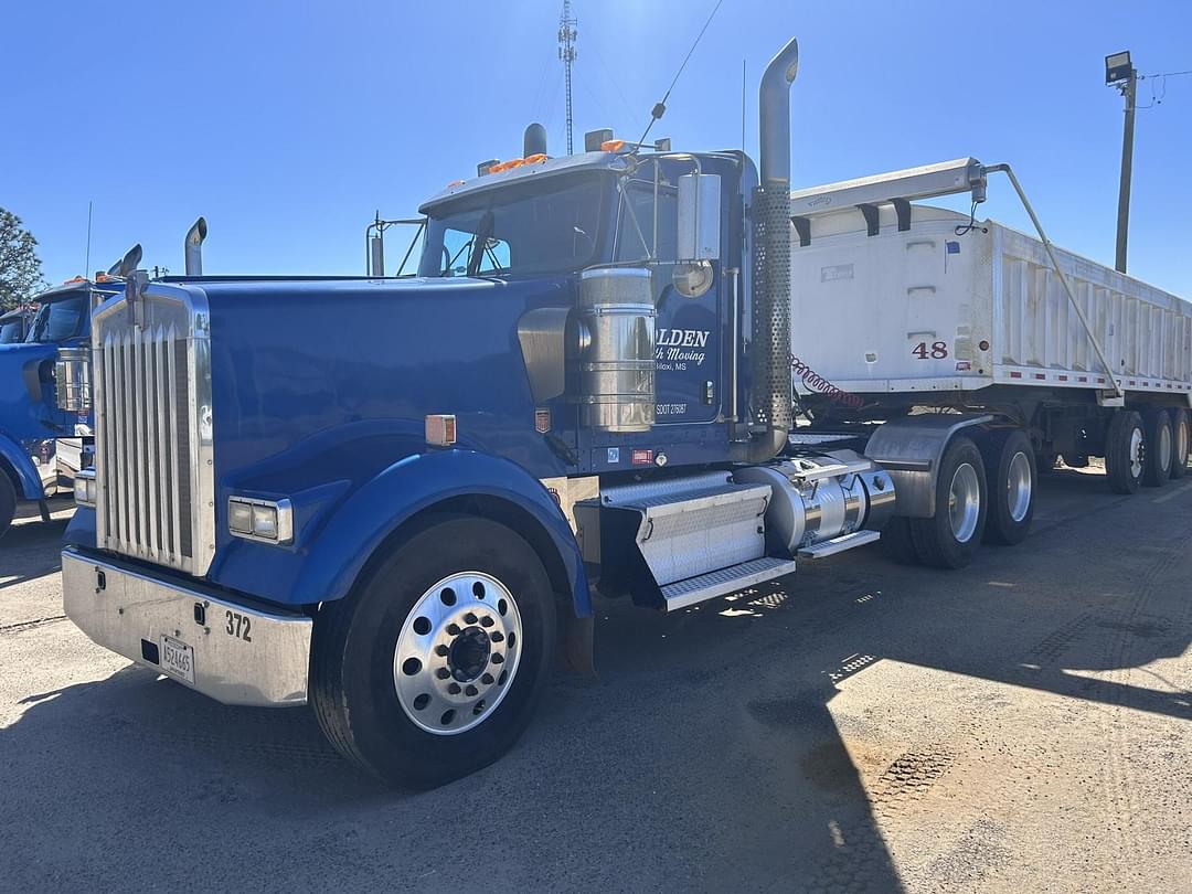 Image of Kenworth W900 Primary image