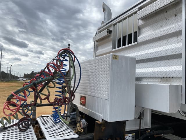 Image of Kenworth W900 equipment image 4