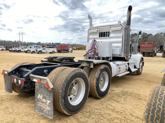 Image of Kenworth W900 equipment image 2