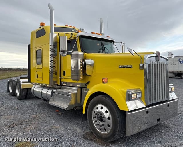 Image of Kenworth W900 equipment image 2