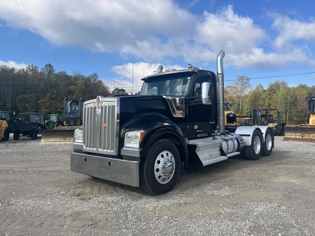 Image of Kenworth W990 equipment image 1
