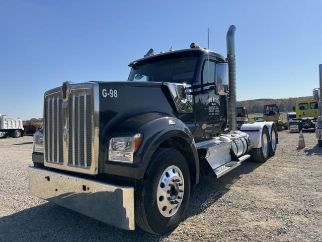 Image of Kenworth W990 equipment image 1