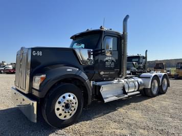 Main image Kenworth W990