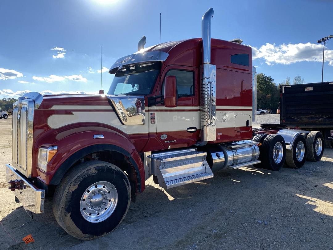 Image of Kenworth W990 Primary image