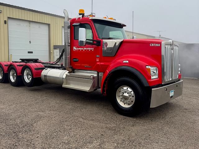 Image of Kenworth W990 equipment image 2