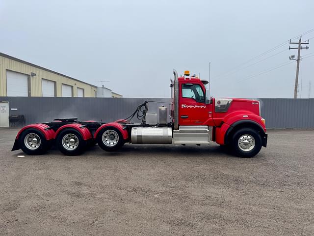 Image of Kenworth W990 equipment image 3