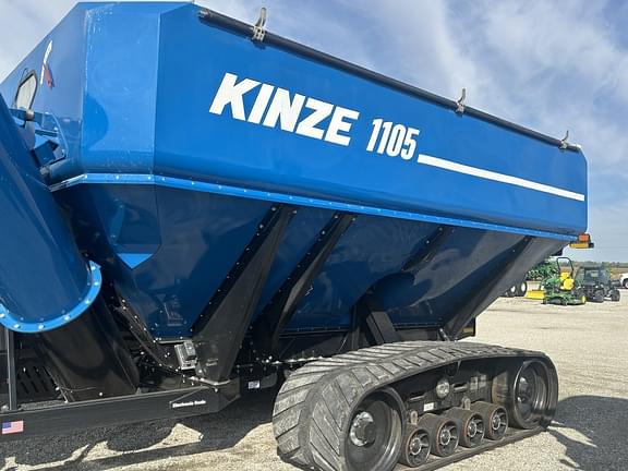Image of Kinze 1105 equipment image 2