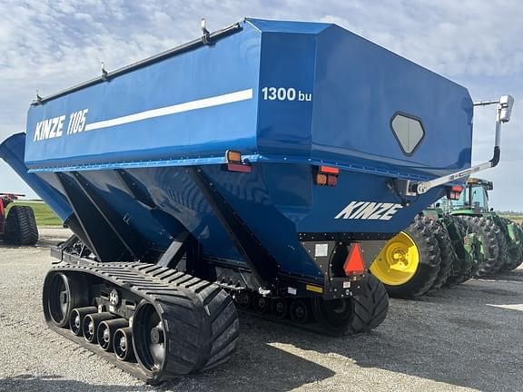 Image of Kinze 1105 equipment image 3