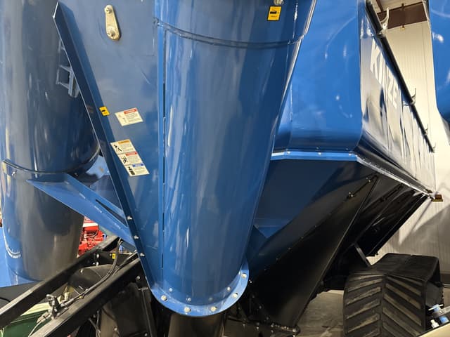 Image of Kinze 1500 equipment image 2