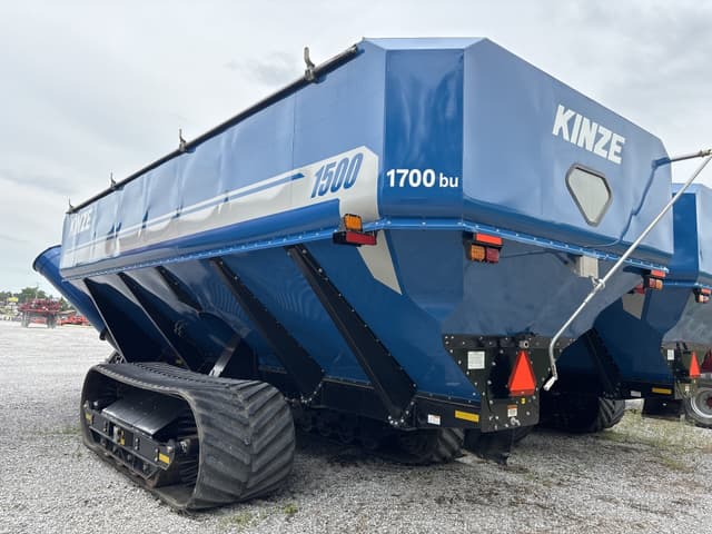 Image of Kinze 1500 equipment image 4