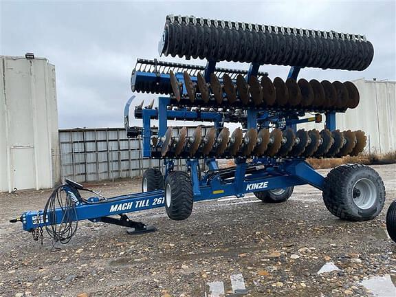 Image of Kinze Mach Till 261 equipment image 3